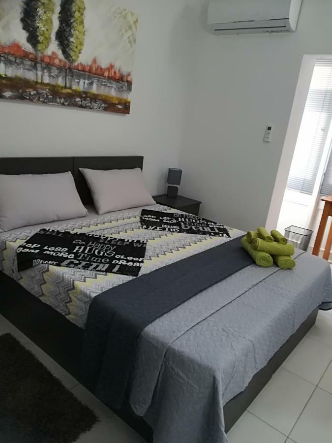 Luxury Apartment Close To Seafront سليمة المظهر الخارجي الصورة