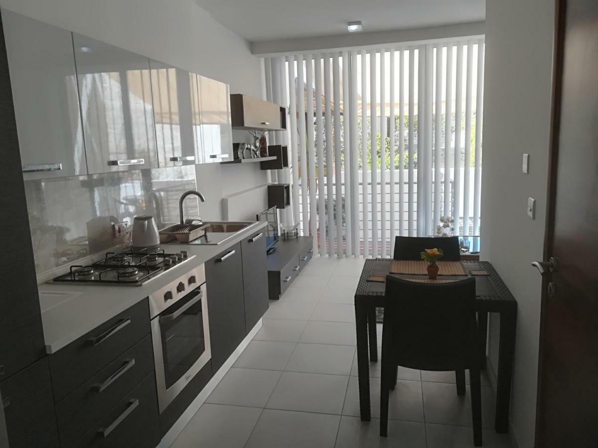 Luxury Apartment Close To Seafront سليمة المظهر الخارجي الصورة